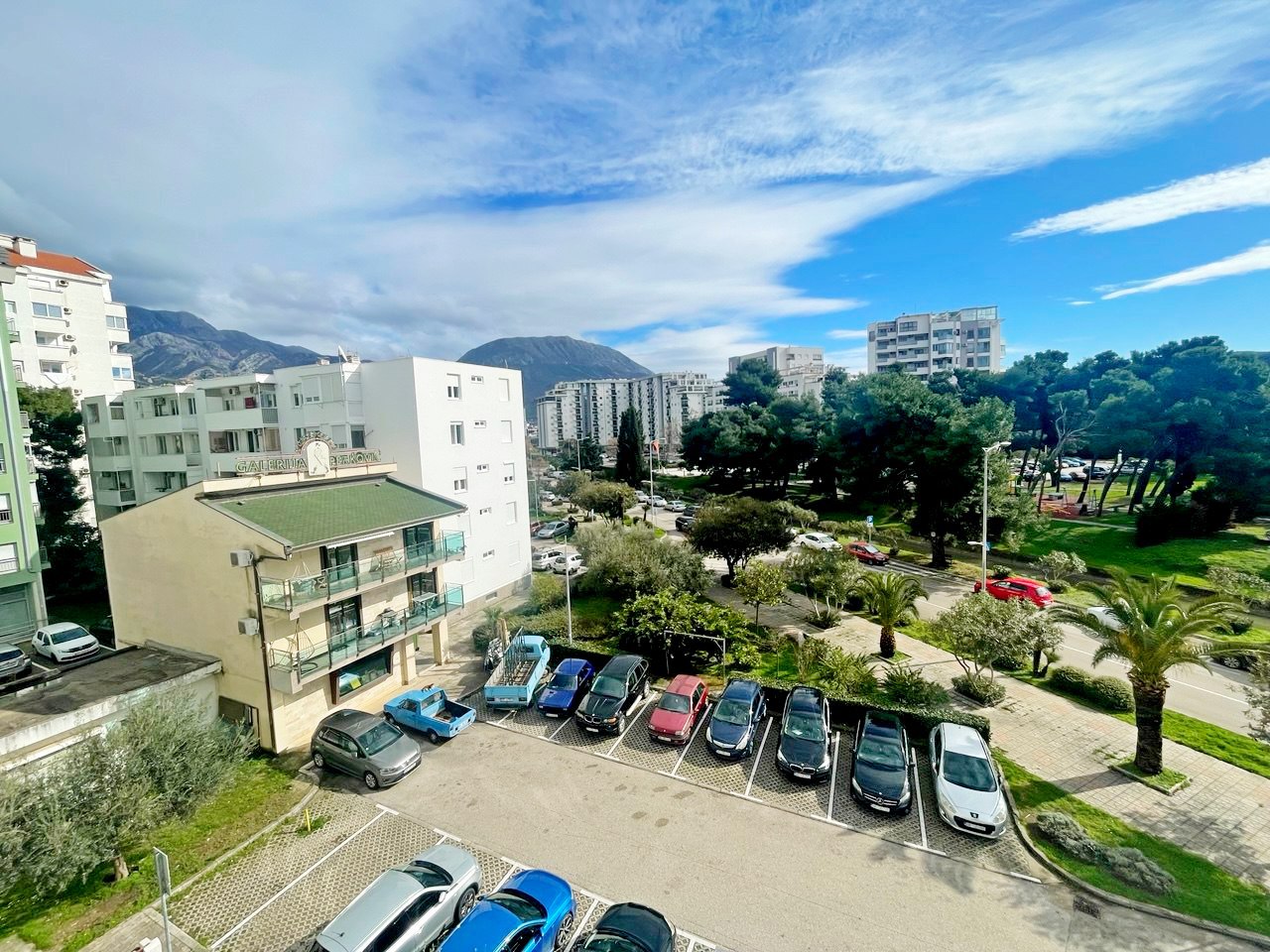 Spacious Seafront Apartment in Bar City Center 10