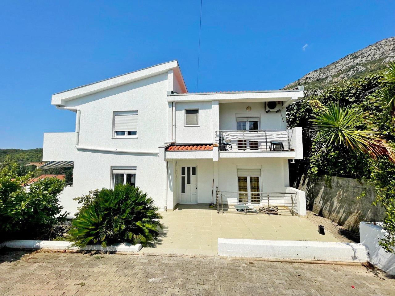 Luxury Villa with Sea and Mountain Views in Shushan 3