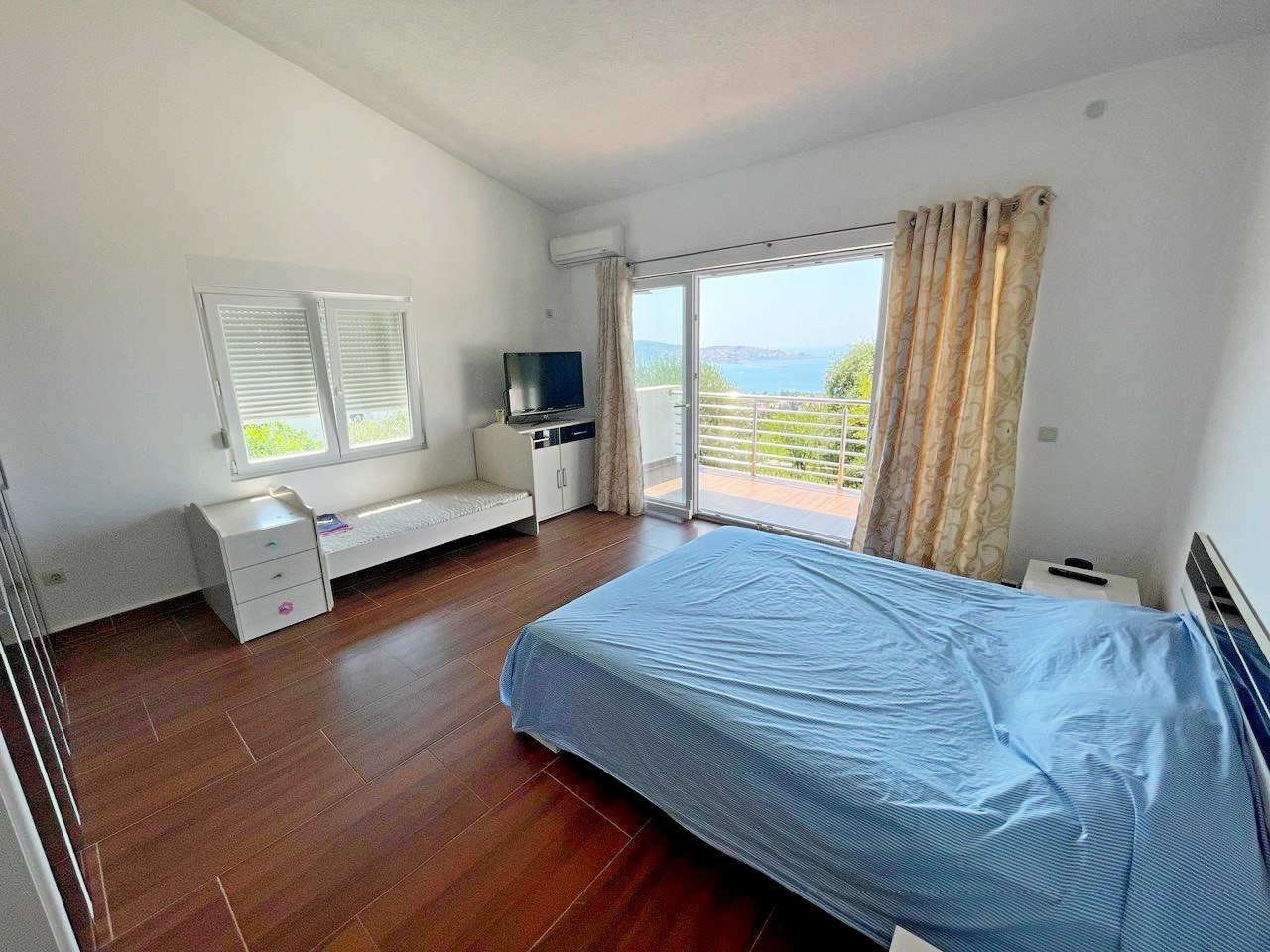 Luxury Villa with Sea and Mountain Views in Shushan 7