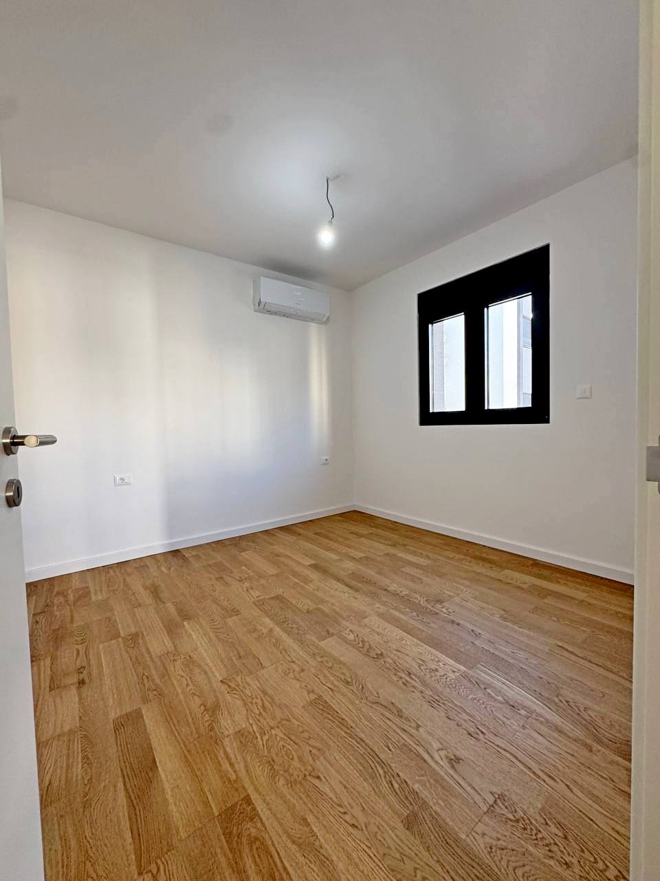 1-bedroom apartment with mountain view in Novi Bar 7