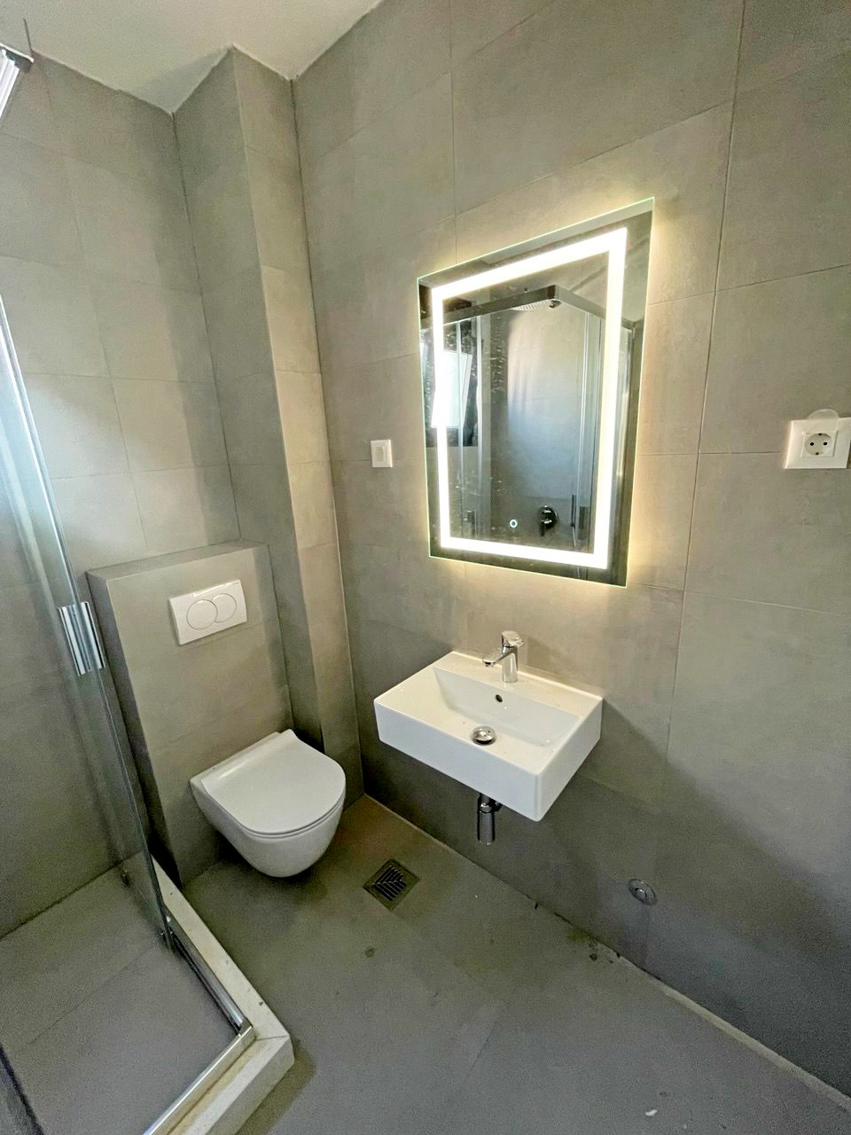 1-bedroom apartment with mountain view in Novi Bar 9