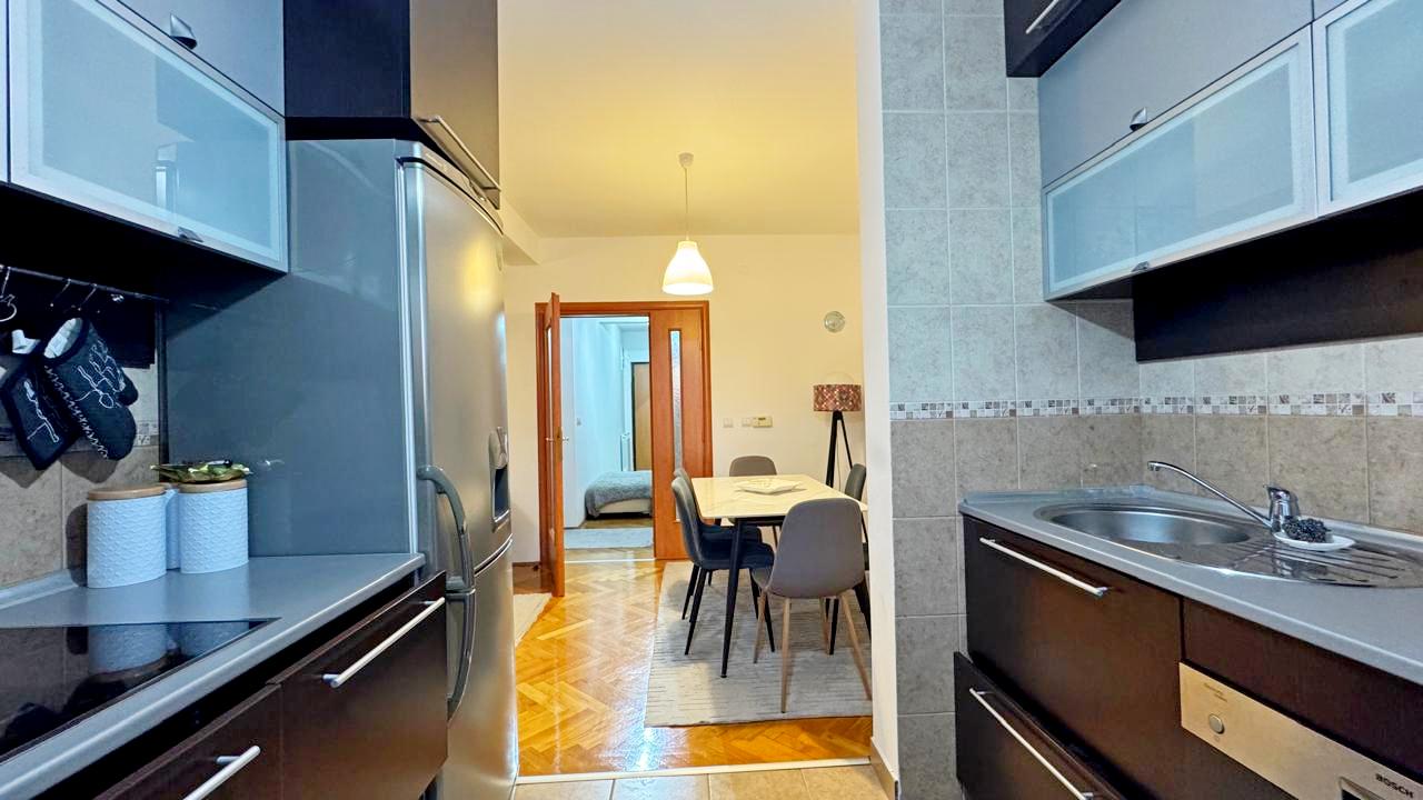Centrally Located Apartment with Sea View in Bar 3