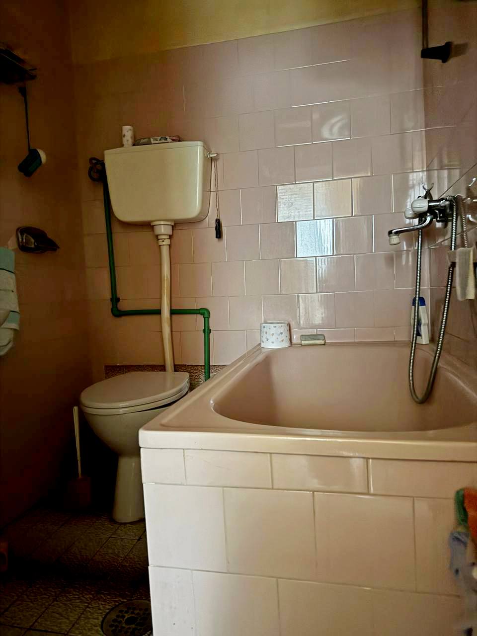 Centrally Located Apartment near the Sea 10