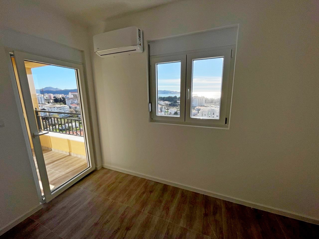 New Sea View Apartment in Bar 4