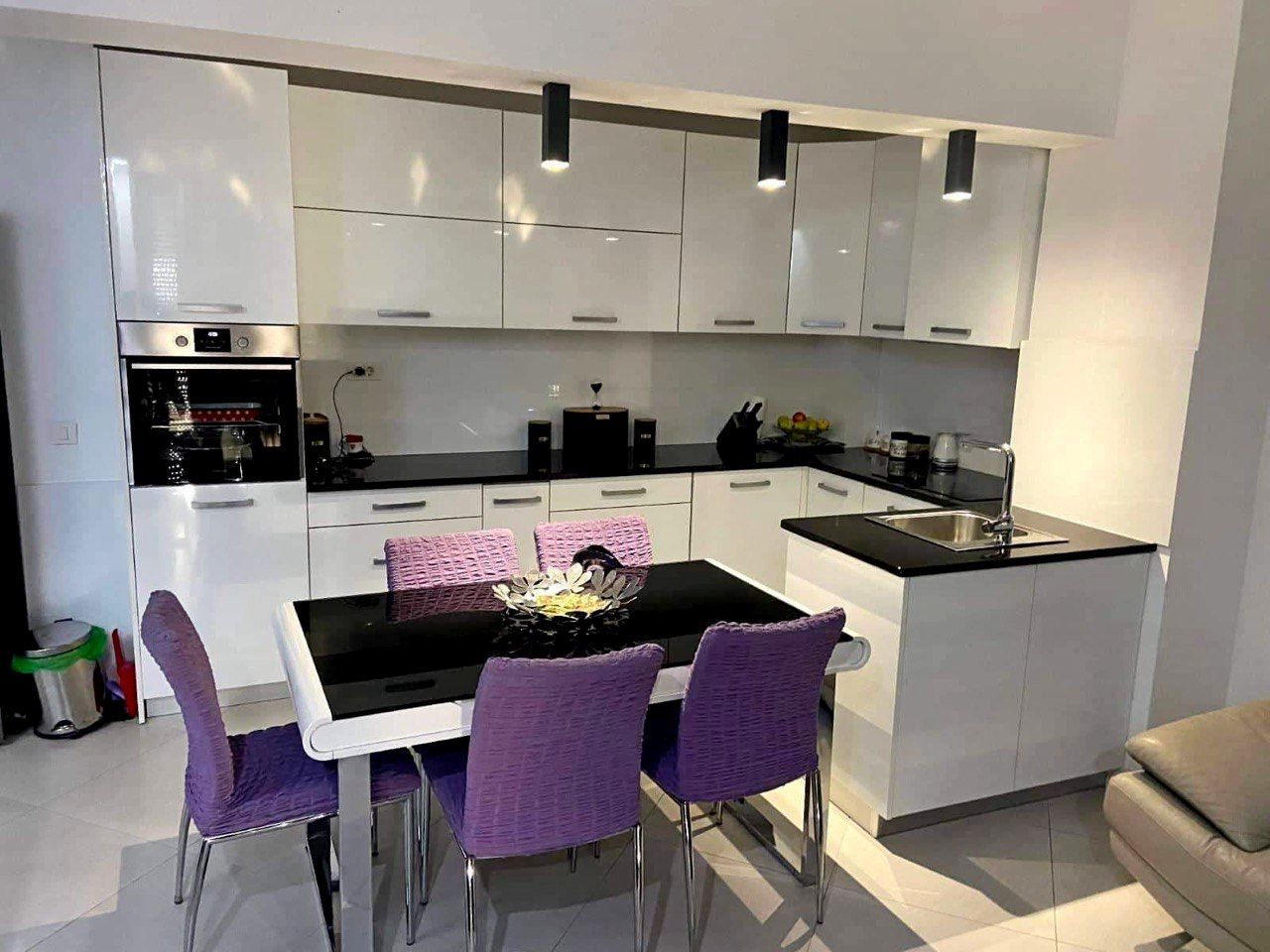 Luxury 2-Bedroom Apartment with Sea View in Bar Center 3