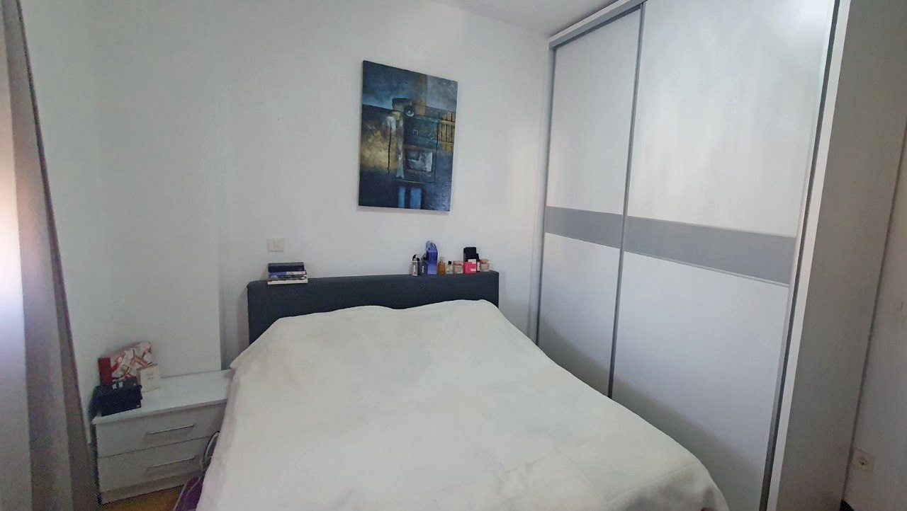 Luxury 2-Bedroom Apartment with Sea View in Bar Center 5