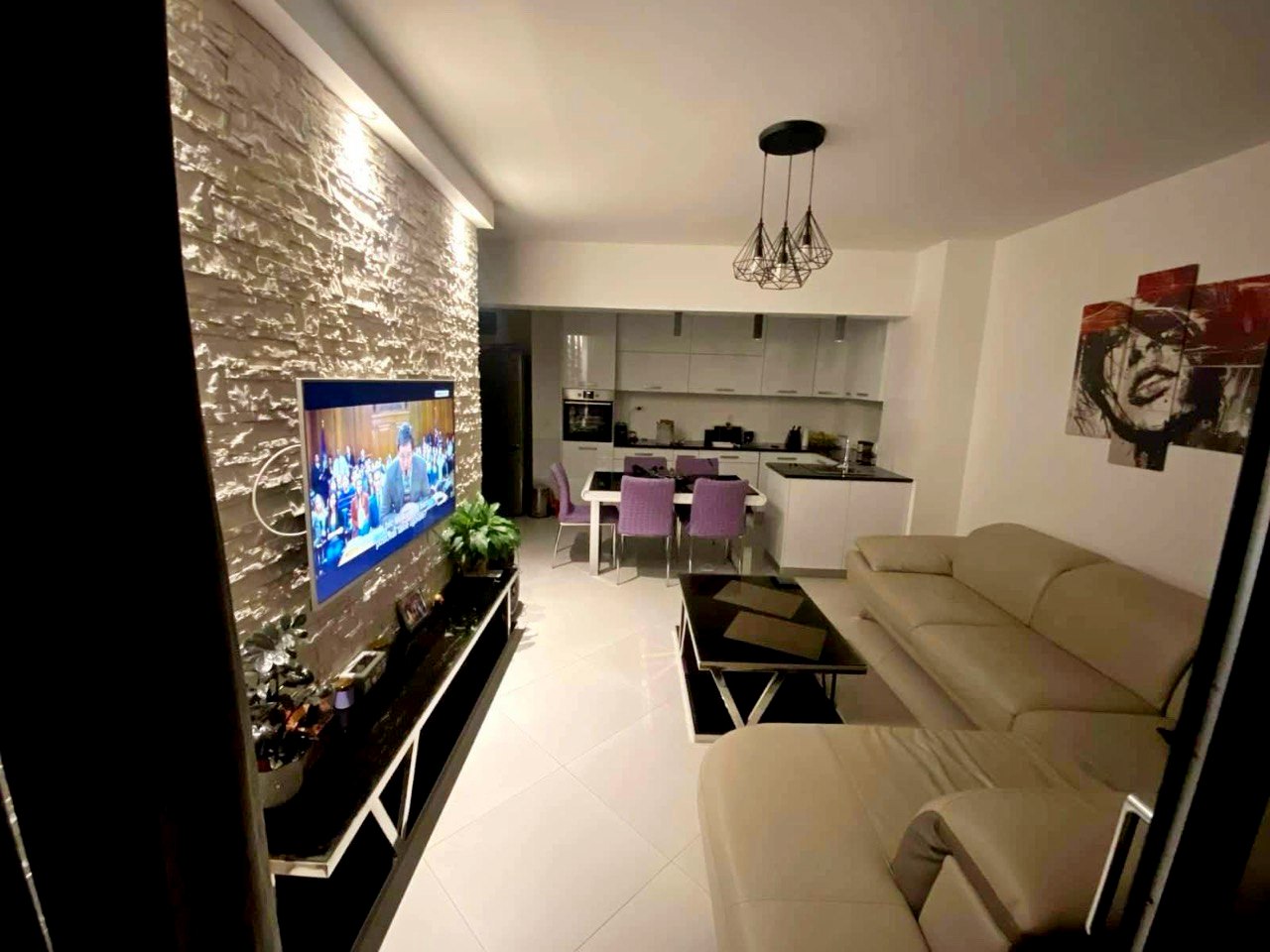 Luxury 2-Bedroom Apartment with Sea View in Bar Center 9