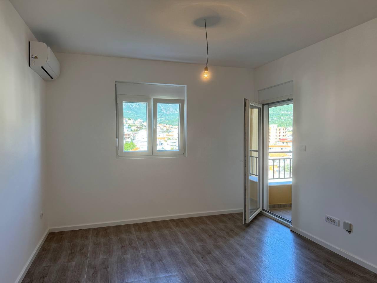 Compact Studio Apartment with Mountain View in Bar, Montenegro 3
