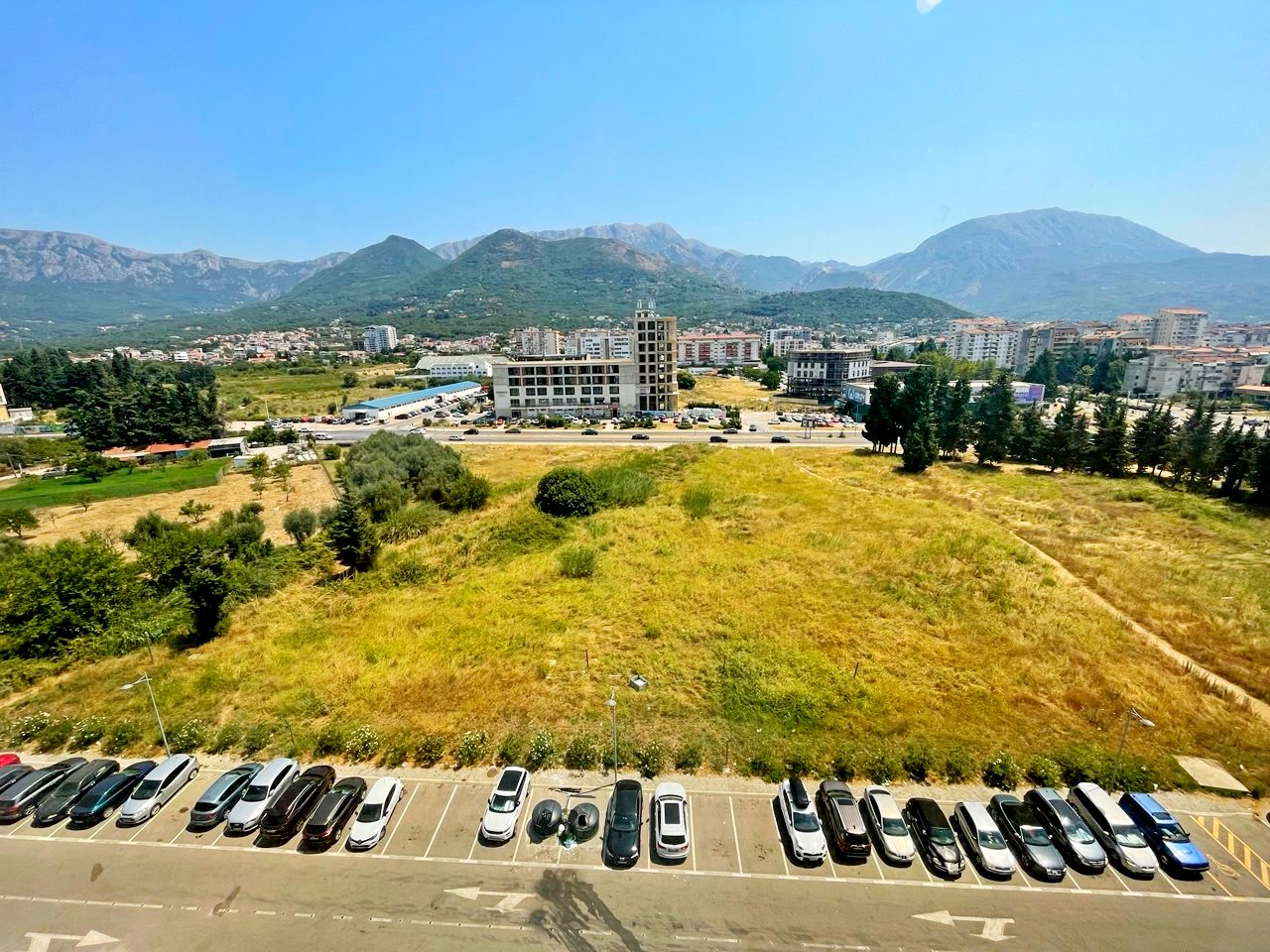 Apartment in the Center of Bar with Quality Furniture and Appliances 10