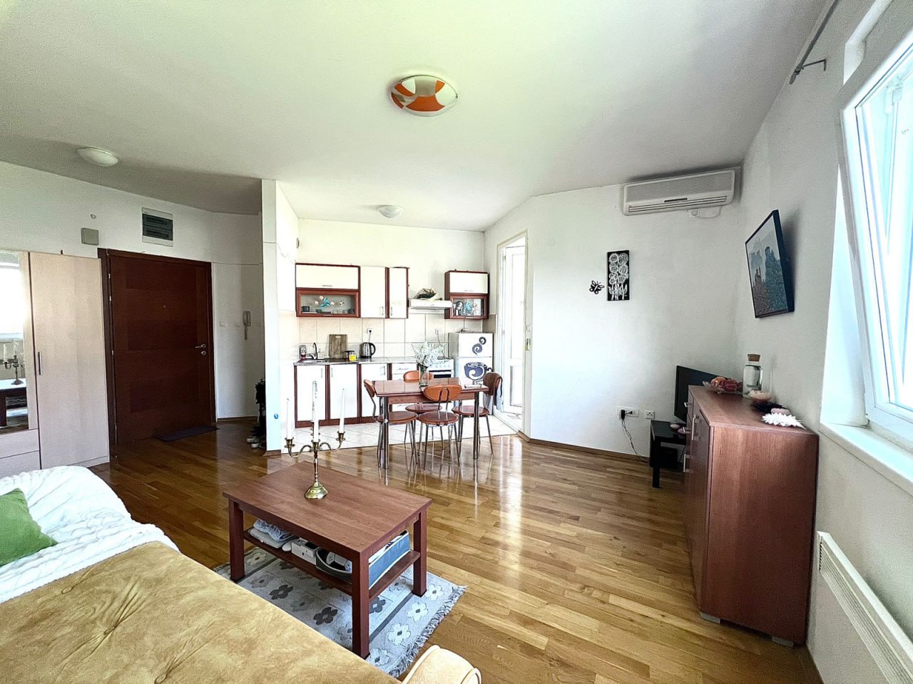 Apartment in the Center of Bar 3