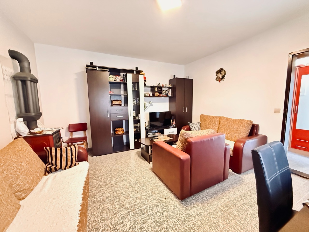 House with Two One-Bedroom Apartments and Parking in Sutomore 4