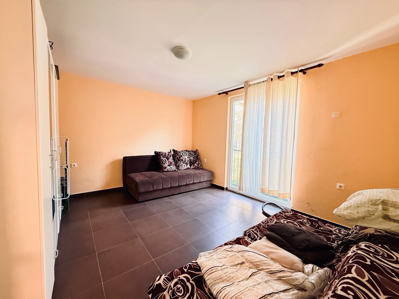 House with Two One-Bedroom Apartments and Parking in Sutomore 9