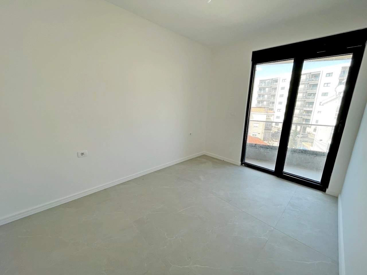 Exclusive Apartment with Sea and Mountain Views in Bar, Montenegro 5