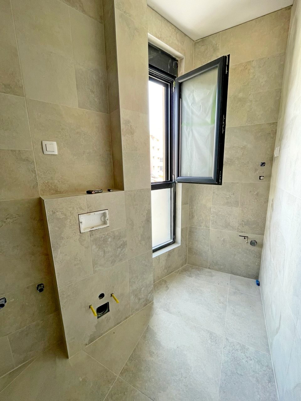 Exclusive Apartment with Sea and Mountain Views in Bar, Montenegro 7