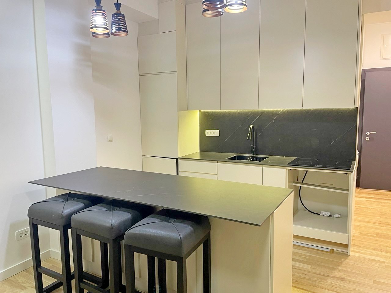 New 1-Bedroom Apartment with Sea View in FamilyHomes Complex 5