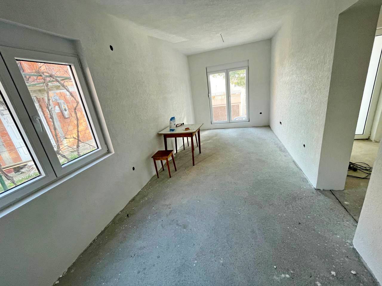 Two-story House in Green Belt, Bar 6