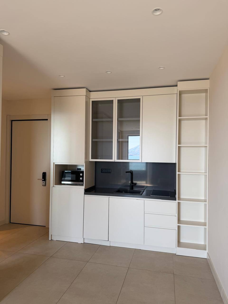 Sea View Apartment in Becici 3