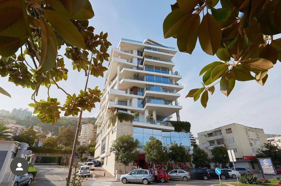 Modern 2-Bedroom Apartment in Dukley Residence