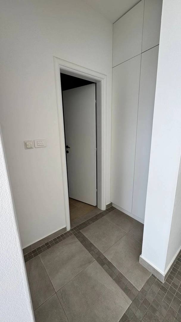 Stylish 1-Bedroom Apartment with Sea View in Budva, Lazy 8