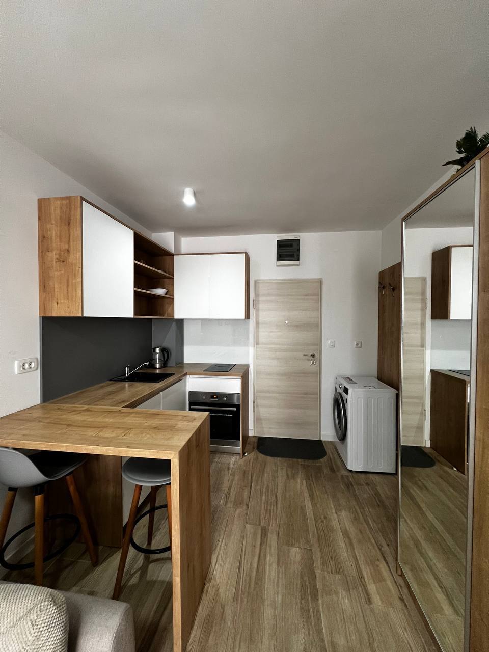 Studio Apartment in Becici with Mountain View 5