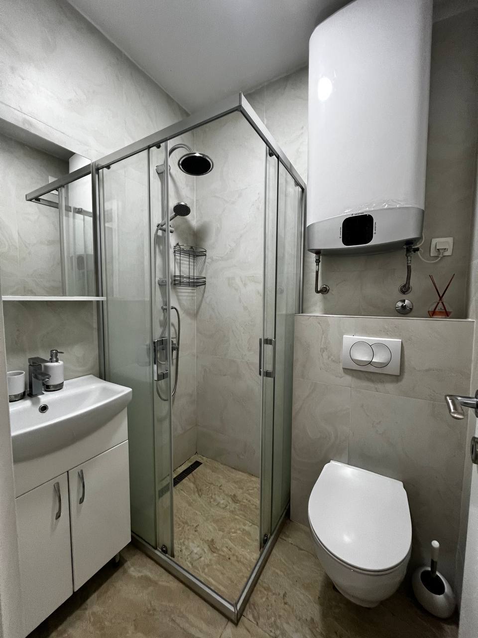 Studio Apartment in Becici with Mountain View 6