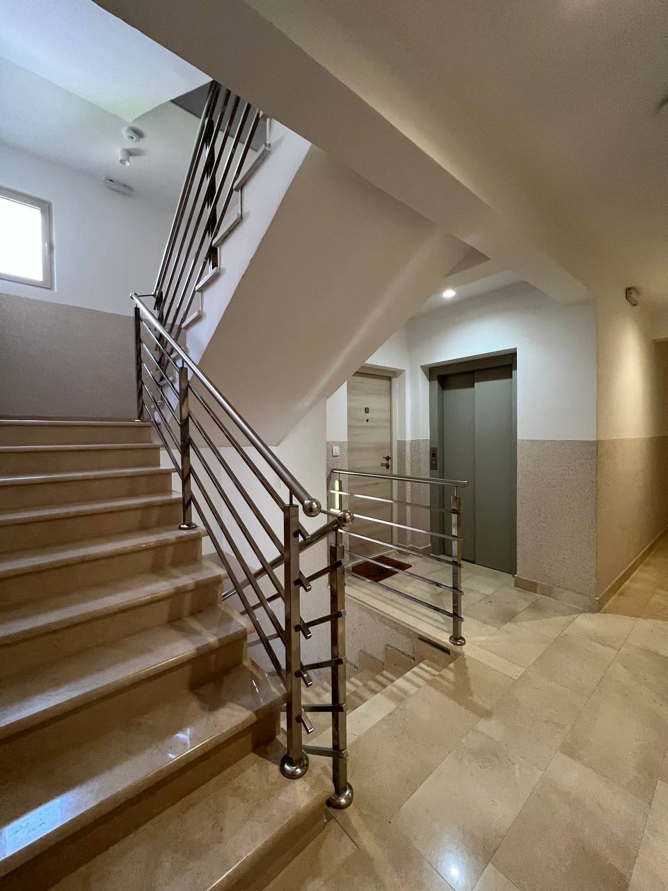 Studio Apartment in Becici with Mountain View 8
