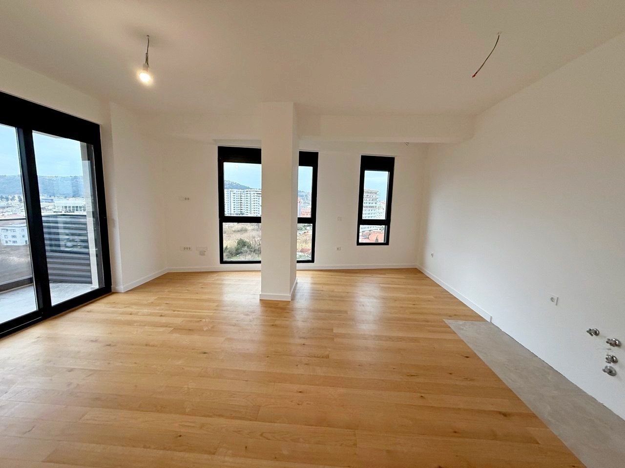 Exclusive 1-Bedroom Apartment with Sea and Mountain Views in Bar Center 9