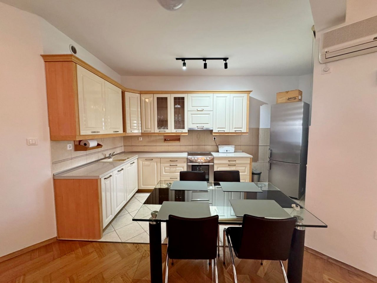 Spacious apartment in Bar city center 5