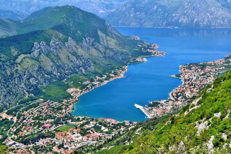Stone house with city view in Shkaljari, Kotor