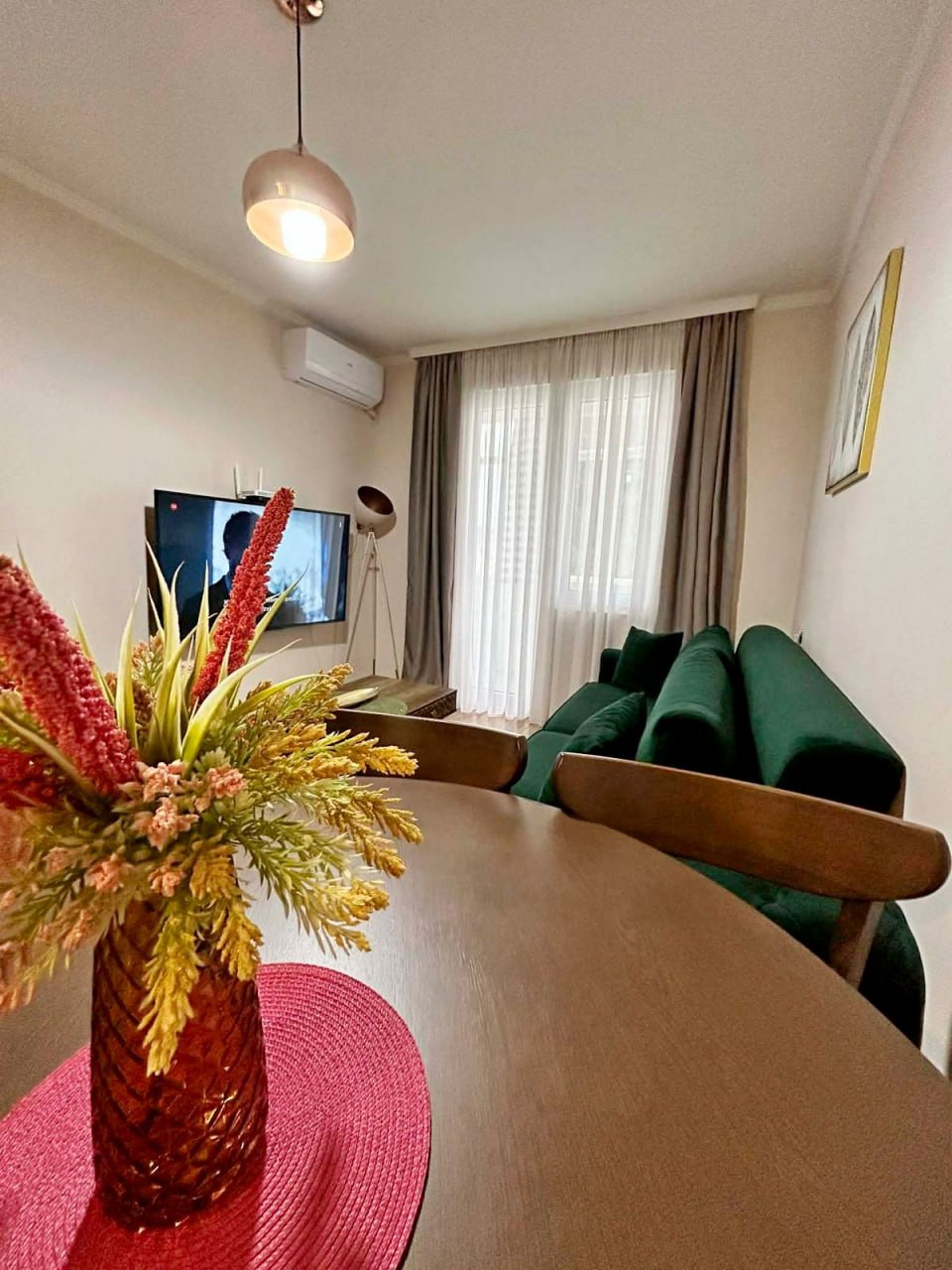 Centrally Located 2-Bedroom Apartment in Bar 5