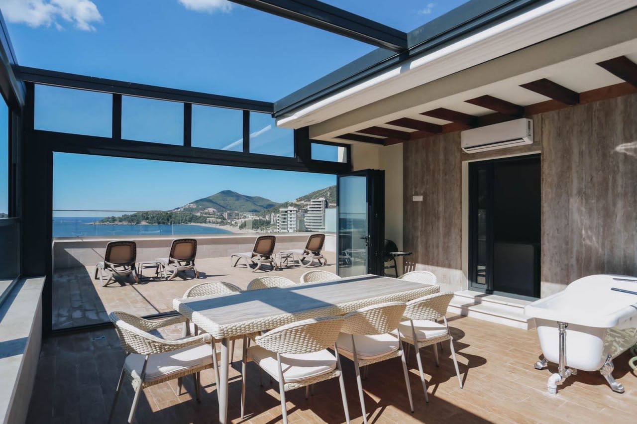 Stylish Penthouse with Sea View Terraces 6