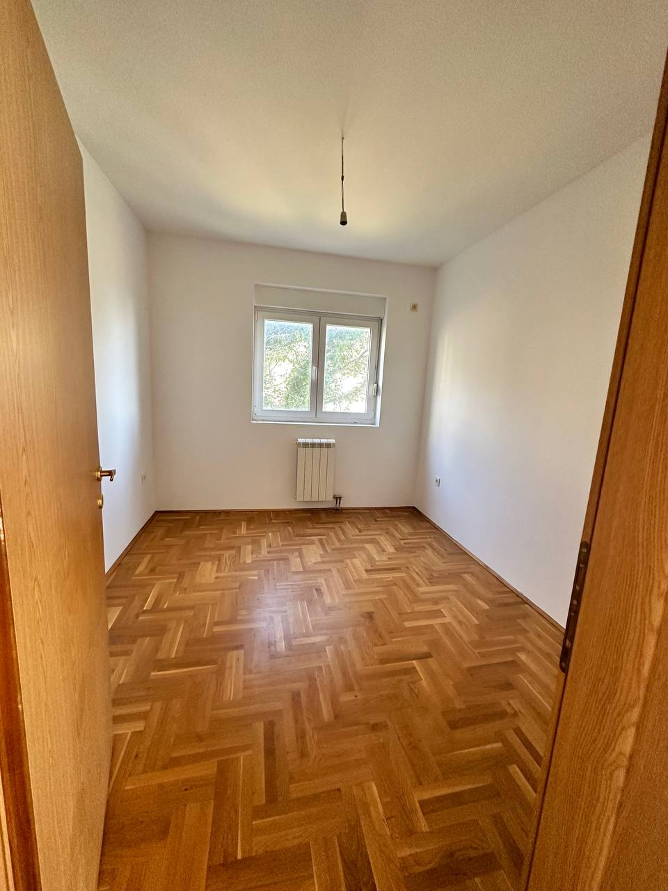 Spacious 3-Bedroom Apartment with Sea View in Seoc, Budva 4
