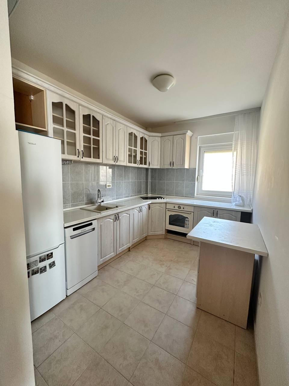 Spacious 3-Bedroom Apartment with Sea View in Seoc, Budva 5