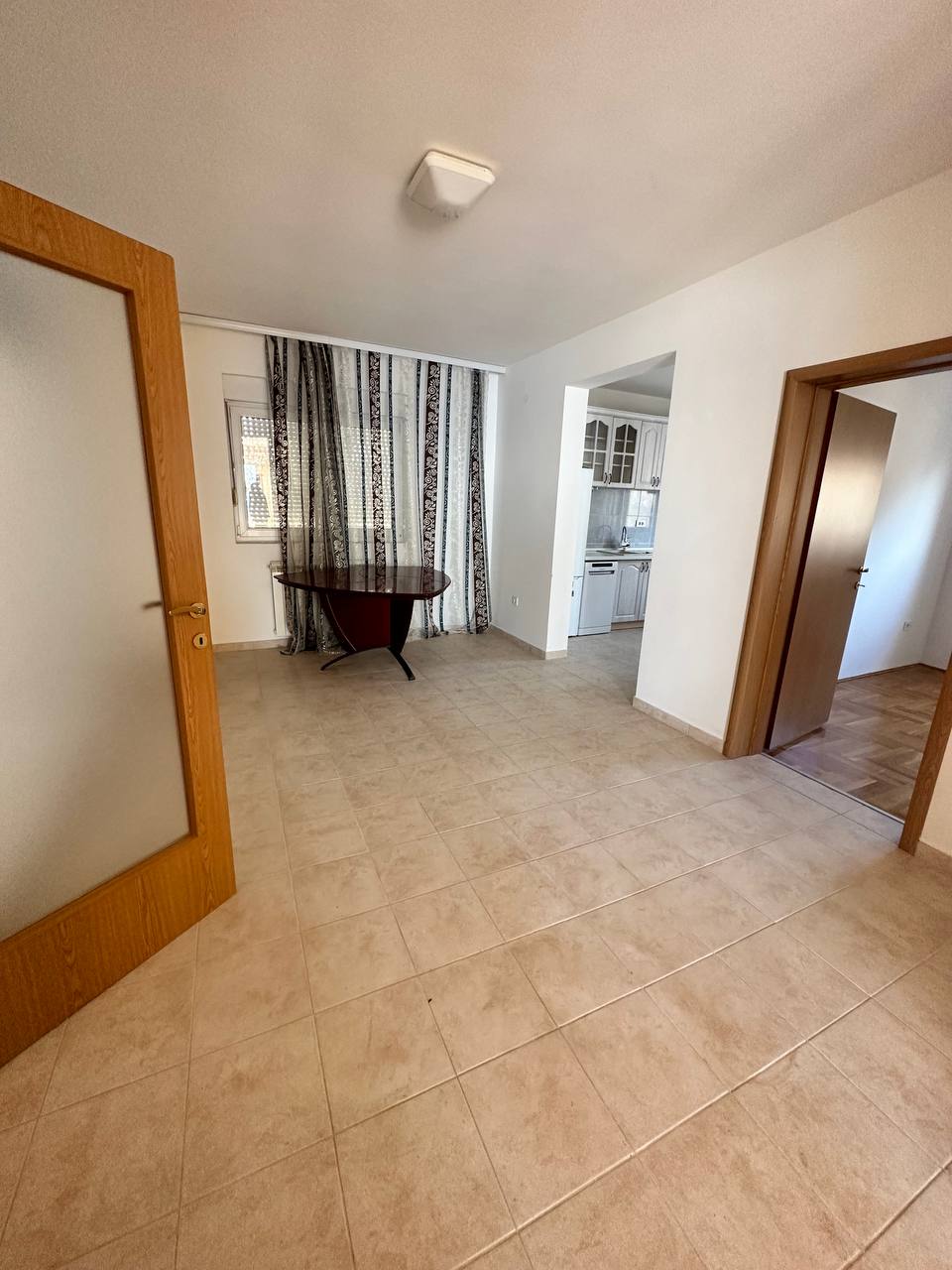 Spacious 3-Bedroom Apartment with Sea View in Seoc, Budva 6