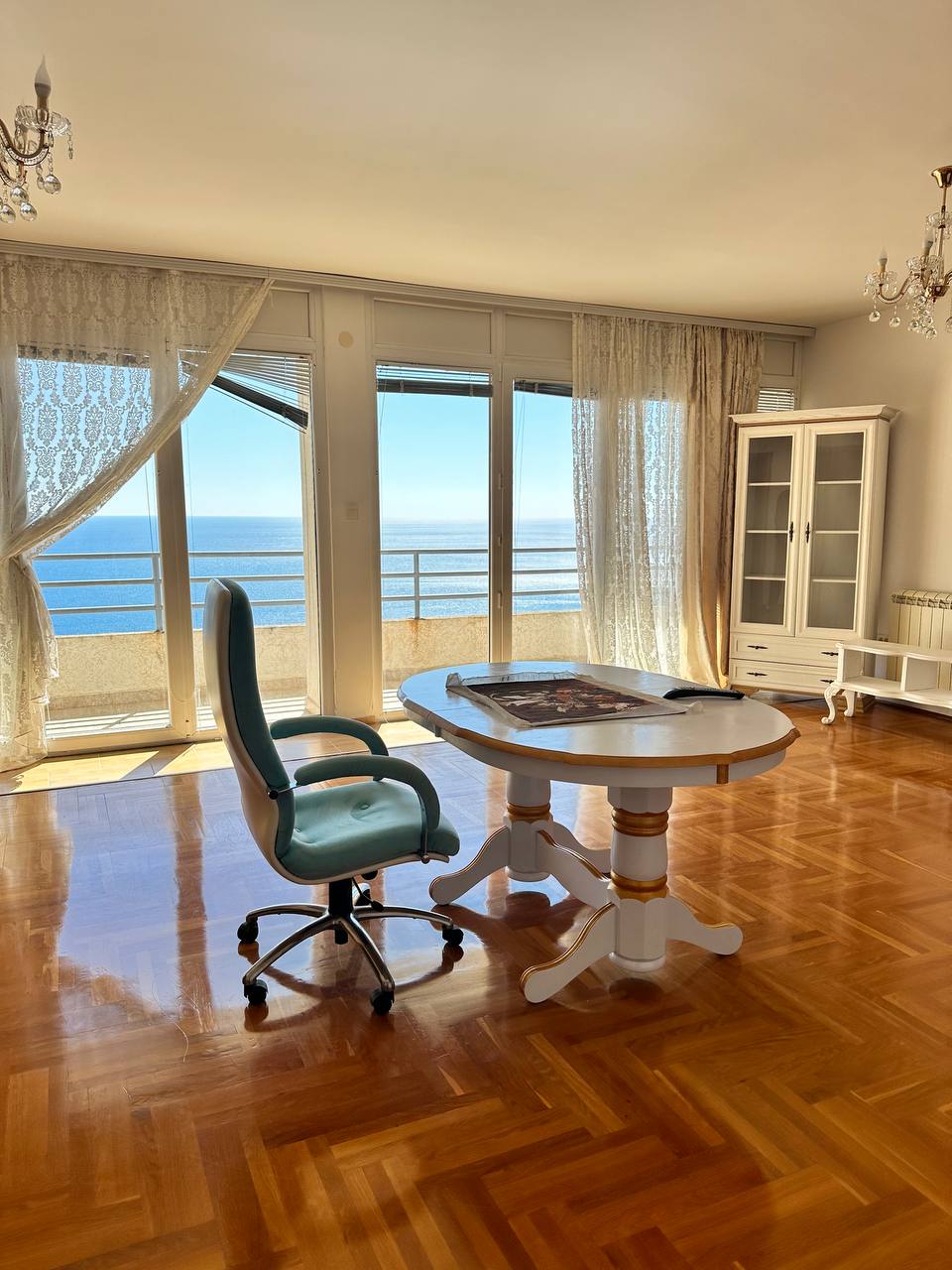 Spacious 3-Bedroom Apartment with Sea View in Seoc, Budva 10