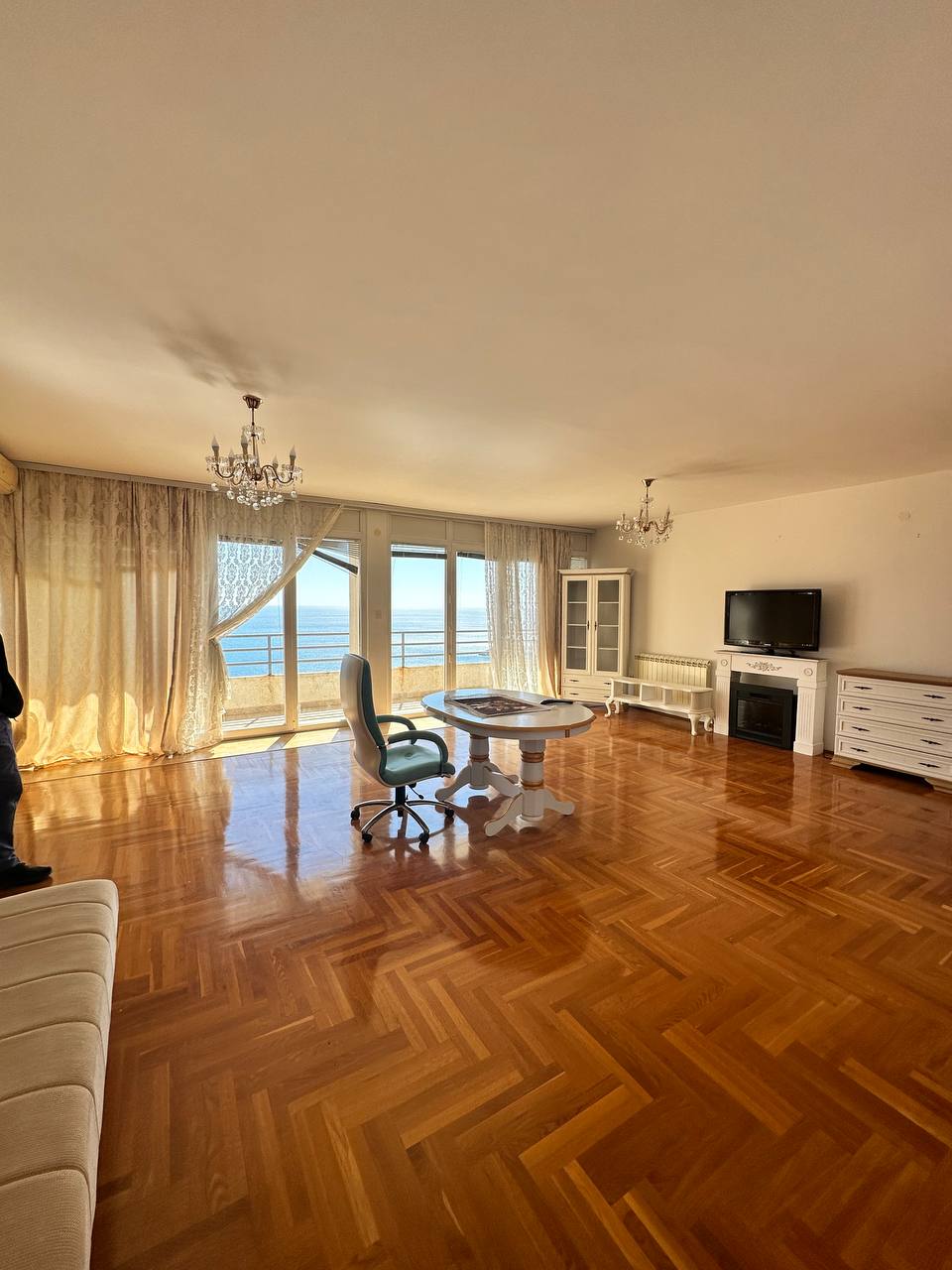 Spacious 3-Bedroom Apartment with Sea View in Seoc, Budva