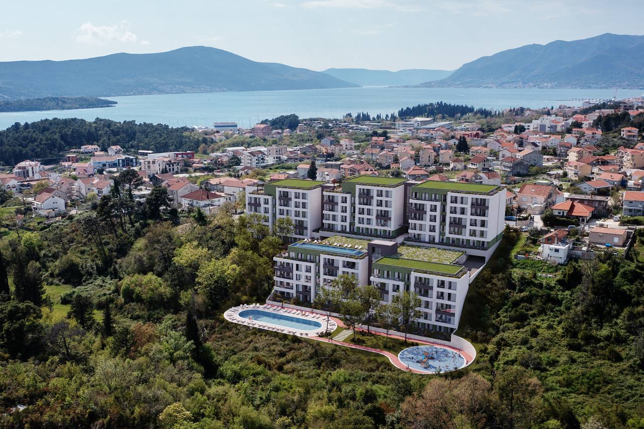 Modern complex in Tivat with stunning sea views 2