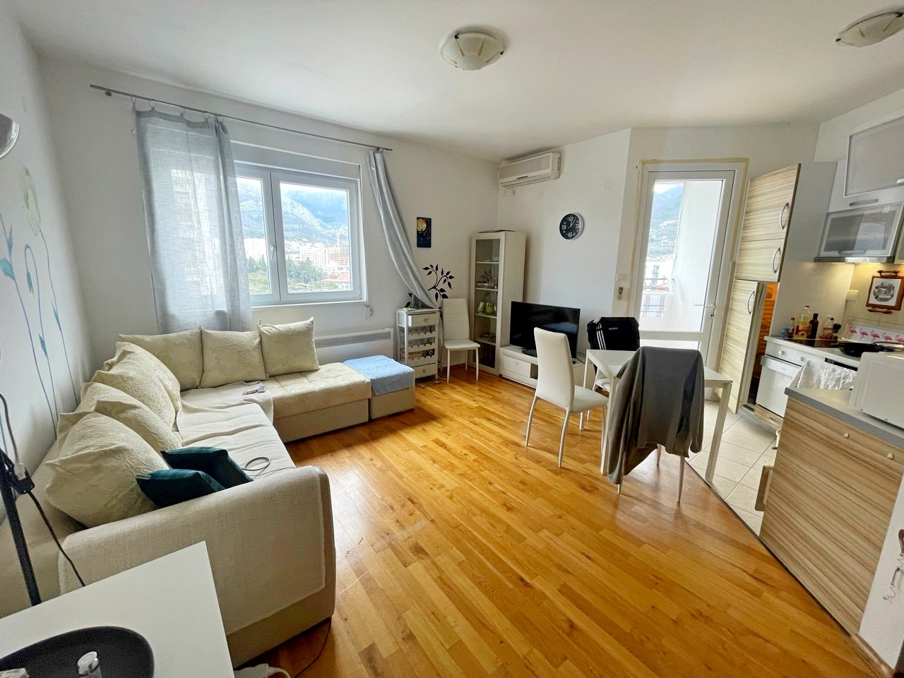 Apartment in the Center of Bar 4