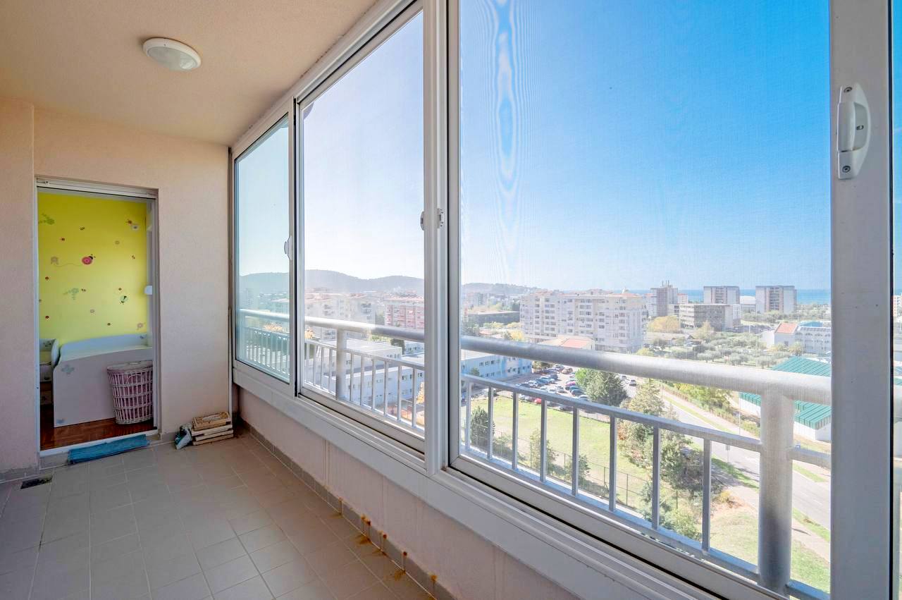 Exclusive 2-Bedroom Apartment with Sea and Mountain Views in Celebici 3
