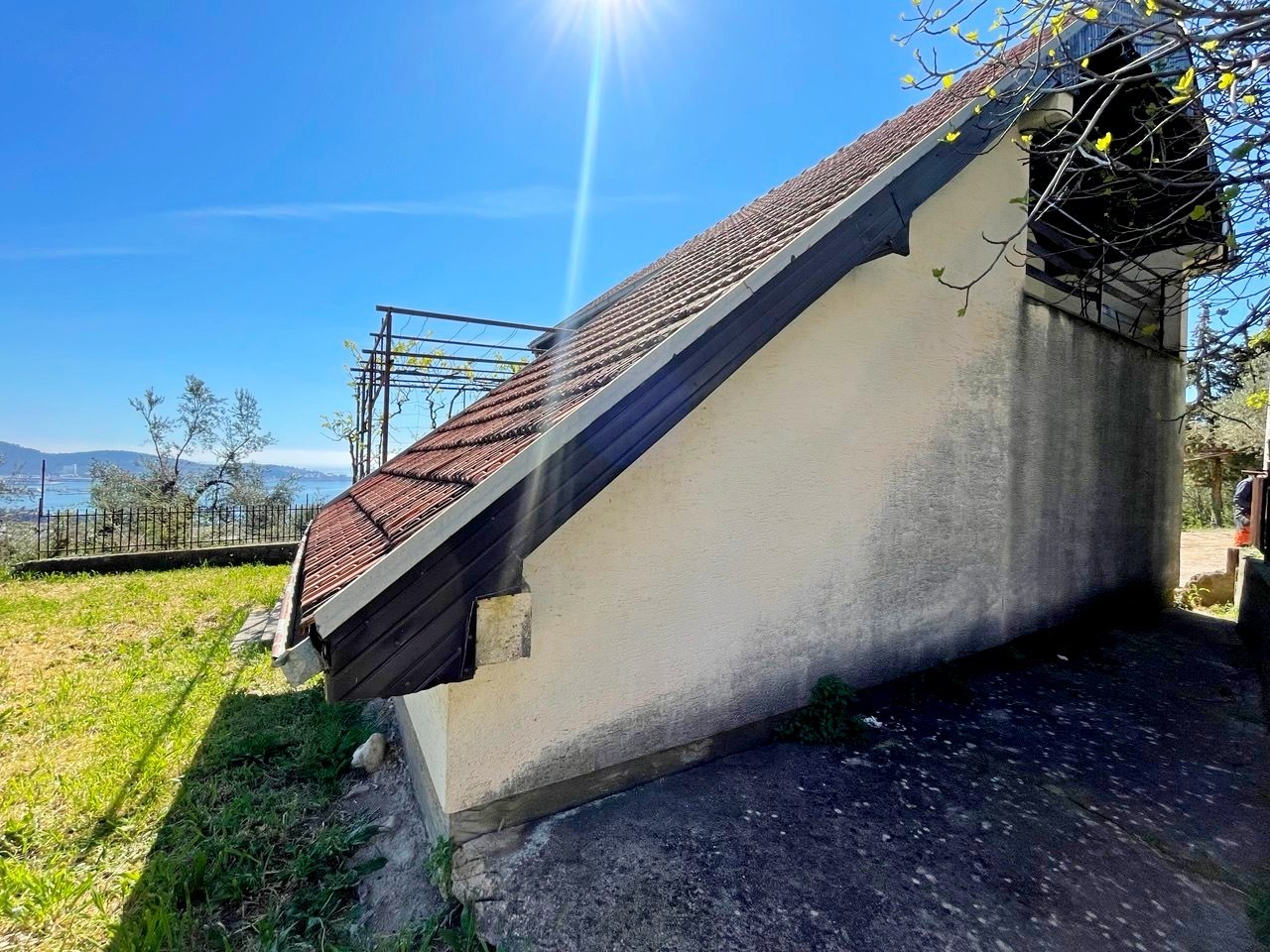House with Panoramic Sea and Mountain Views in Shushan, Bar 4