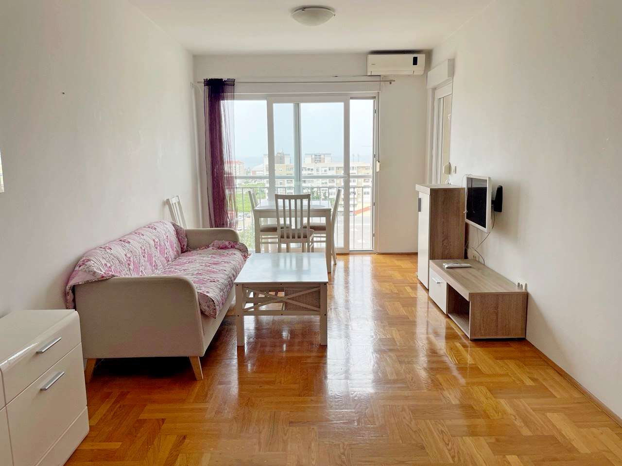 Sunny 1-Bedroom Apartment with Sea and Mountain Views 8