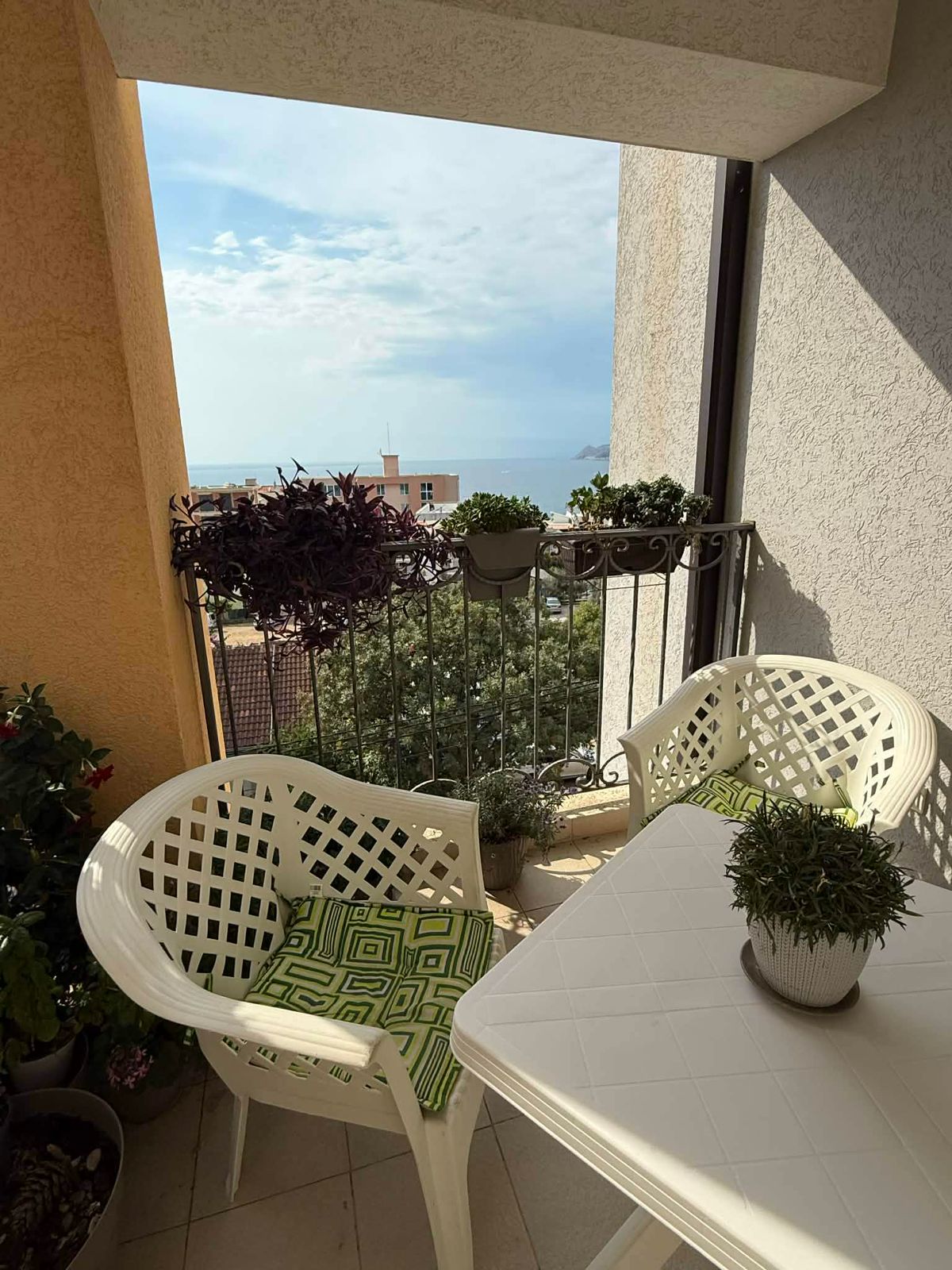 2-bedroom Apartment with Sea View in Dobrа Voda 2