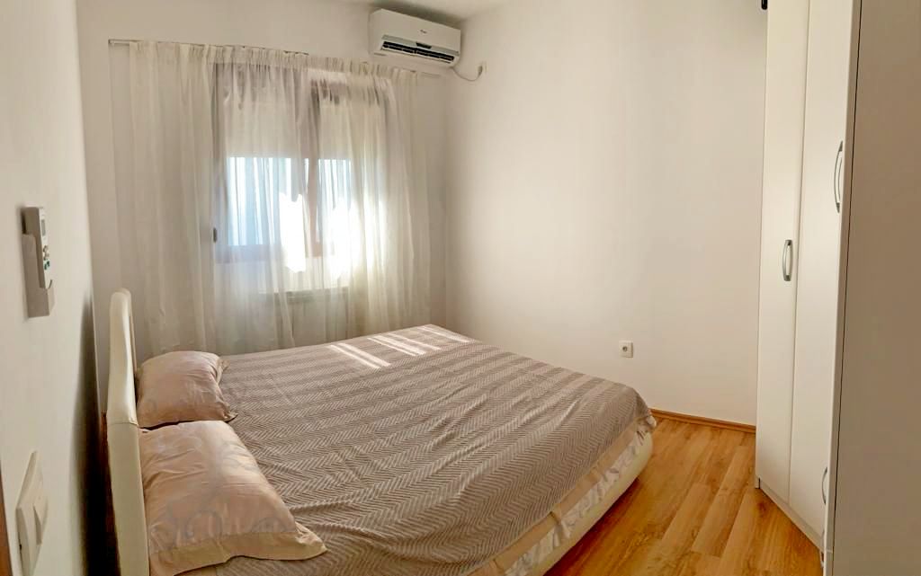 Two-level apartment with pool in Bar, Dobra Voda 2