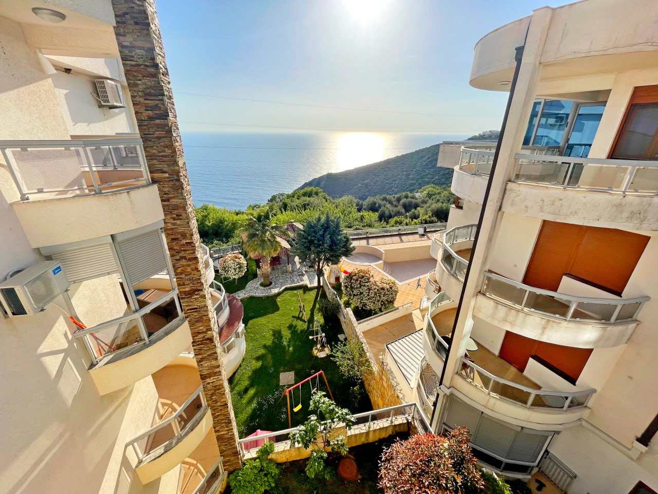 Two-level apartment with pool in Bar, Dobra Voda 4