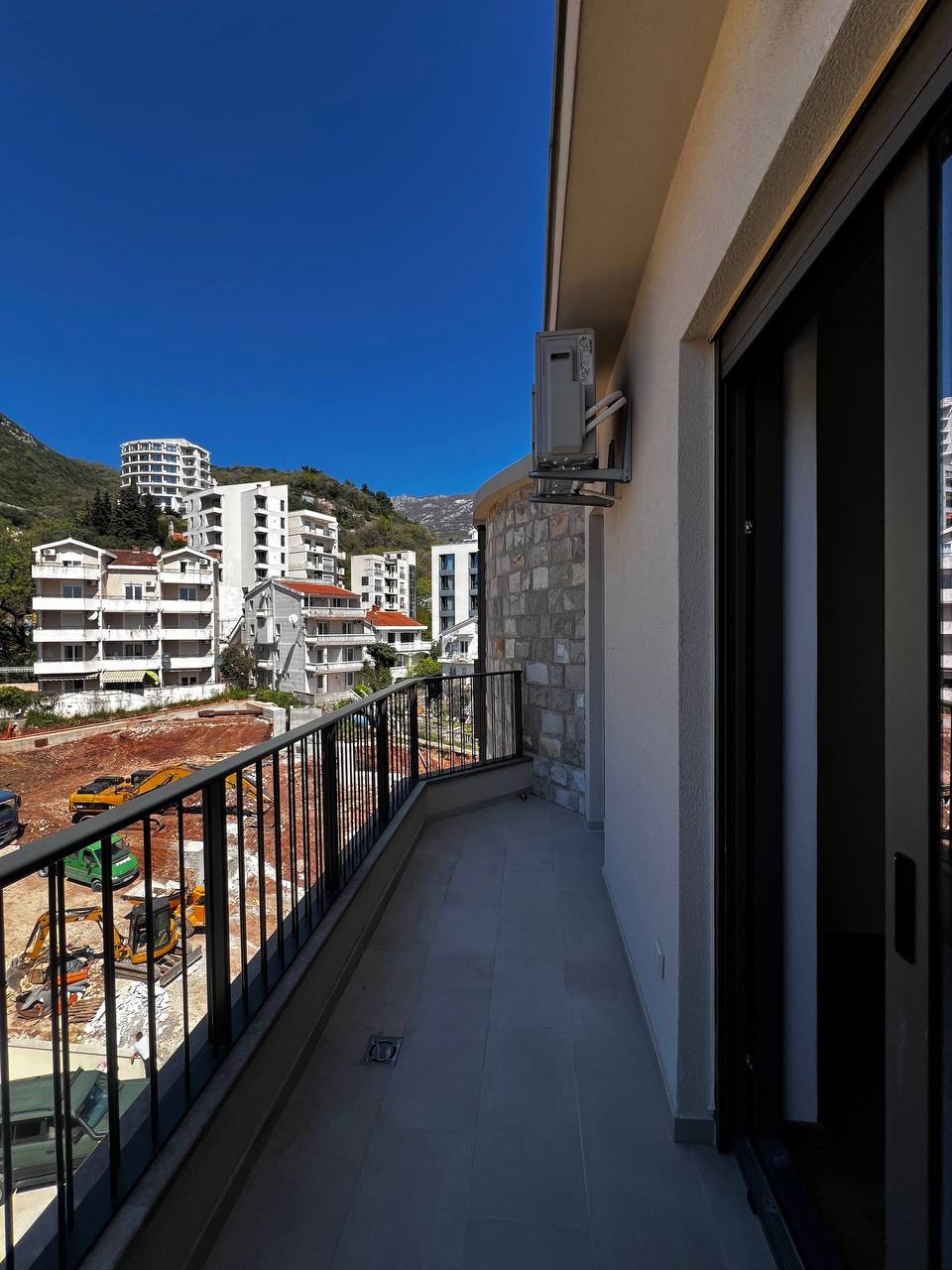 Sale Apartment in Becici, 2nd Sea Line 10