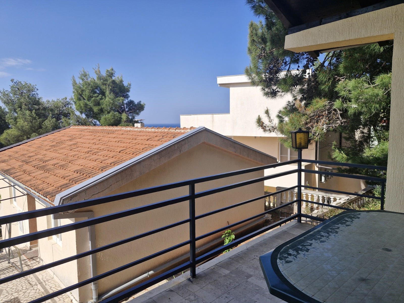 Family House with Sea View 10