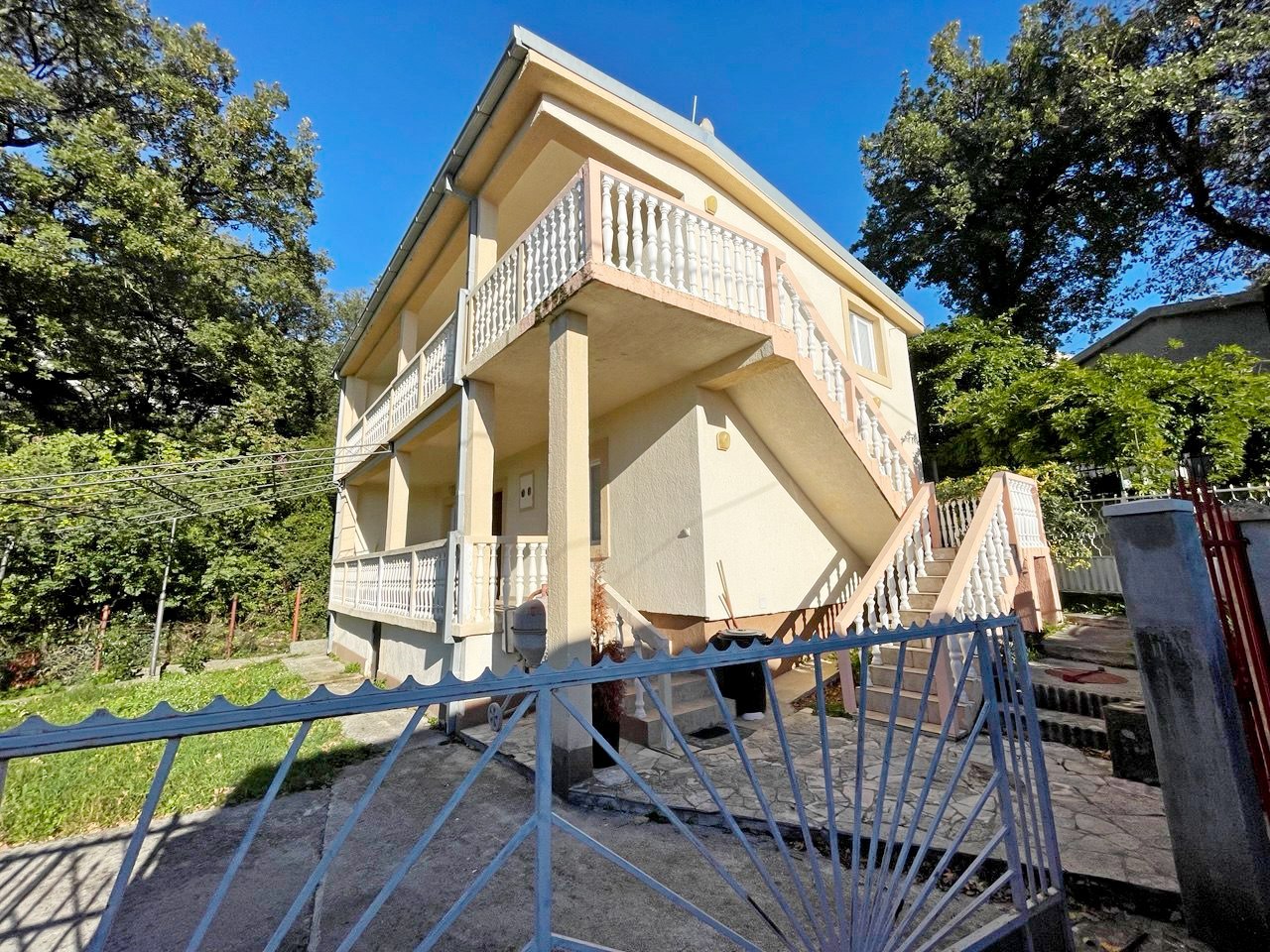 Legalized House with Sea View in Sutomore 2