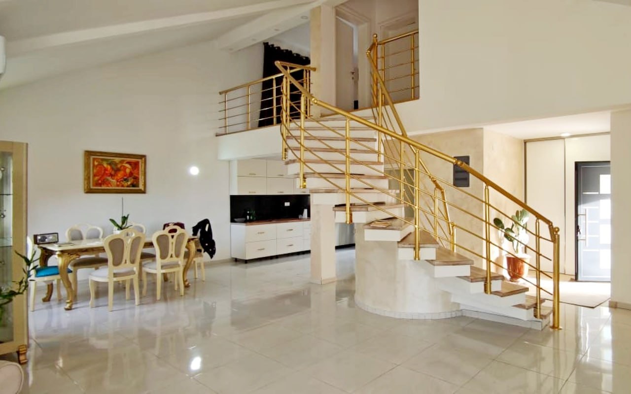 Cozy Villa with Pool and Mountain View in Polje, Bar 2