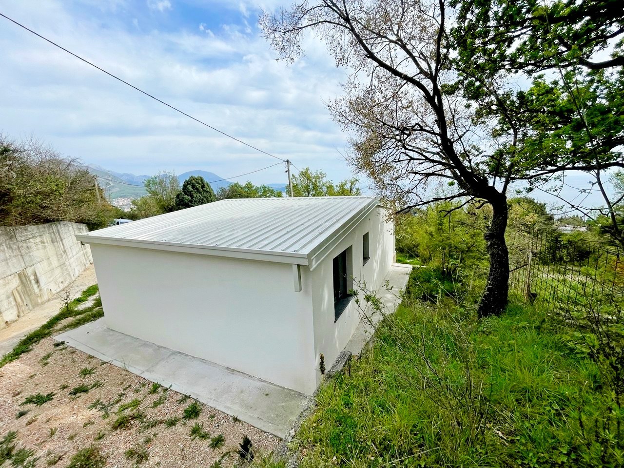 Small House with Sea View in Sutomore 2
