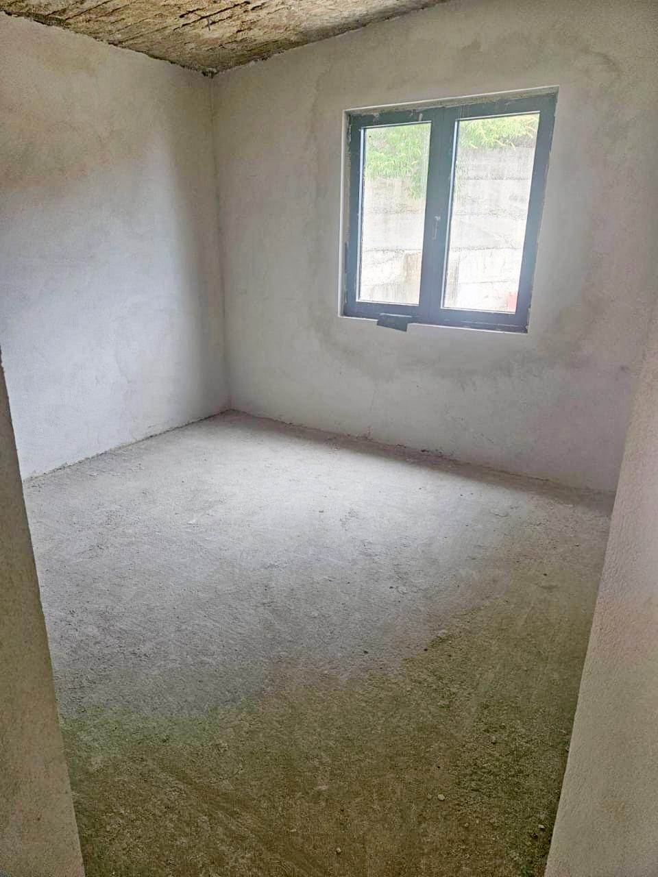 Small House with Sea View in Sutomore 9